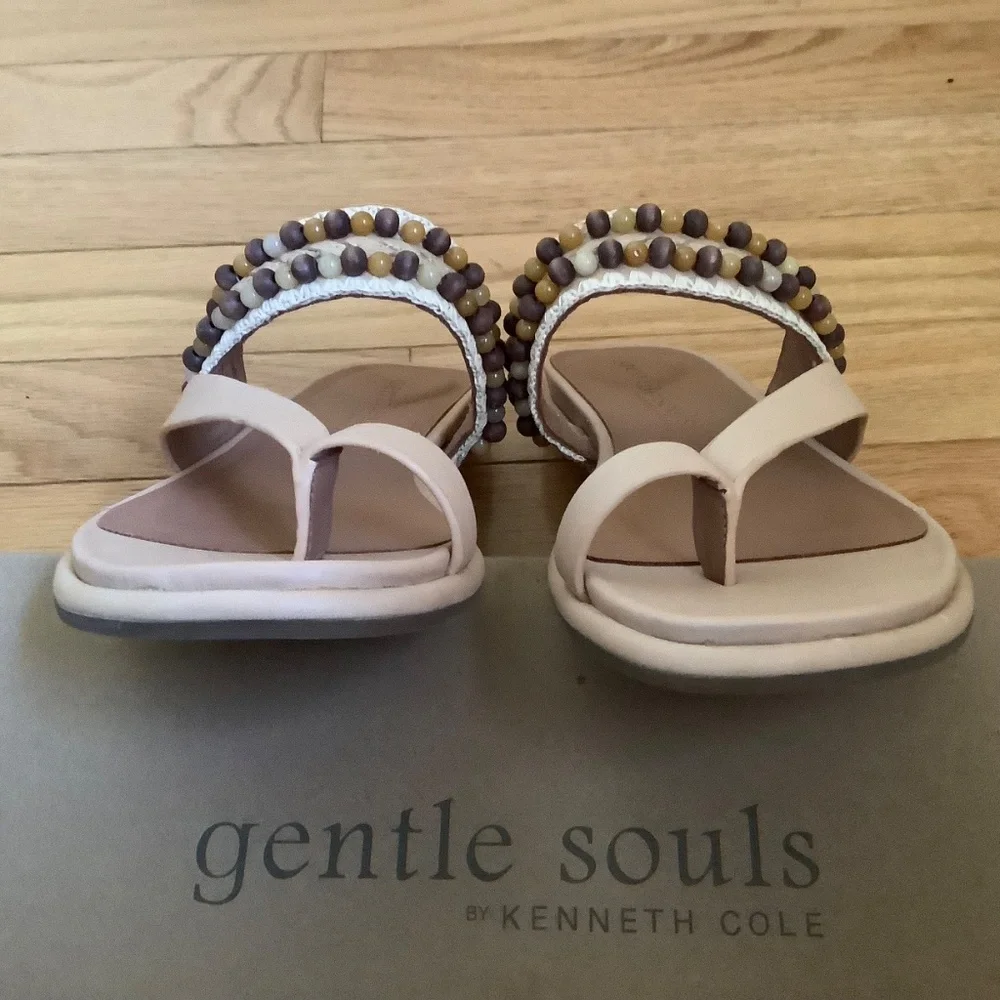 Gentle Souls Lentini Beaded Toe Loop Sandal Tan Leather SZ 9